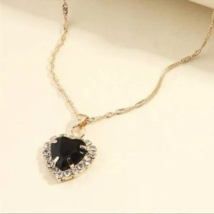 Beautiful black gemstone heart necklace😍